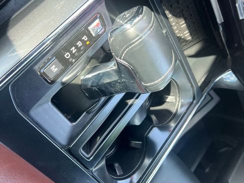 Used 2023 Ford F150 Lariat w/ Equipment Group 502A High image 28