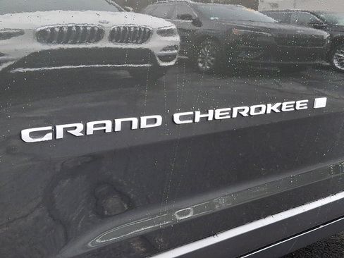 Certified 2025 Jeep Grand Cherokee Limited image 31