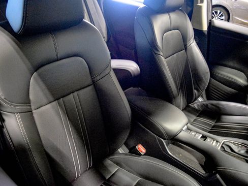 Certified 2024 Honda HR-V EX-L image 10