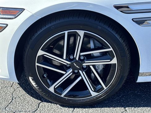 Used 2025 Genesis G80 2.5T Advanced image 11