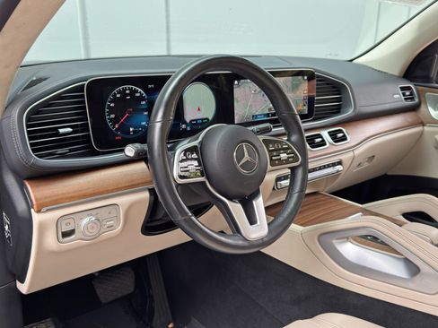Used 2022 Mercedes-Benz GLS 450 4MATIC image 13