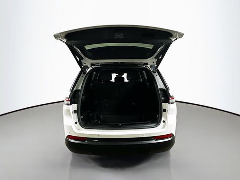 Used 2024 Jeep Grand Cherokee L Laredo image 35