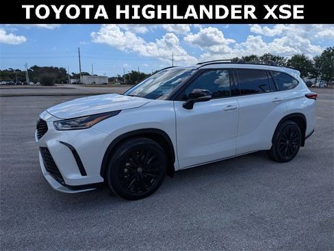 Used 2023 Toyota Highlander XSE image 7
