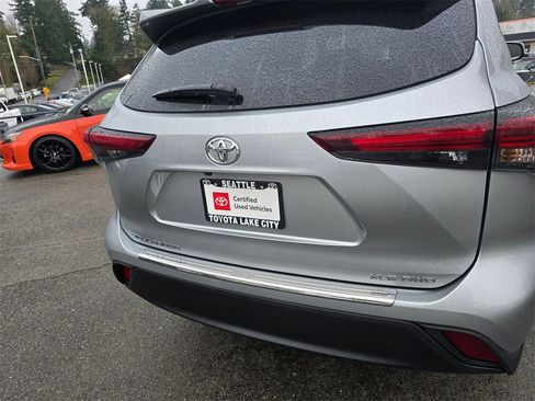 Certified 2024 Toyota Highlander LE image 15