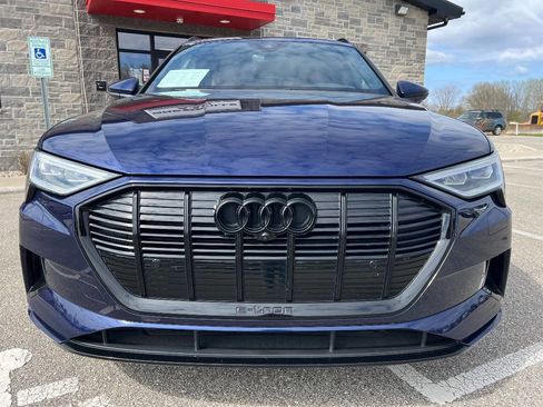Used 2022 Audi e-tron Premium Plus AWD/4WD image 2