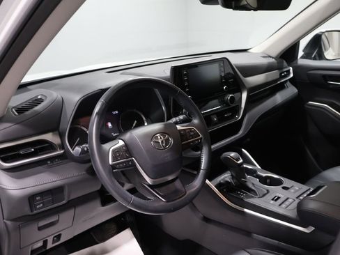 Certified 2022 Toyota Highlander XLE image 15