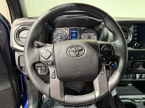 Used 2022 Toyota Tacoma TRD Off-Road w/ Technology Package image 20