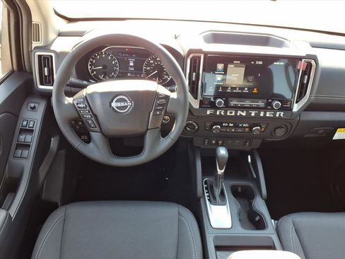 New 2025 Nissan Frontier SV w/ SV Convenience Package image 11