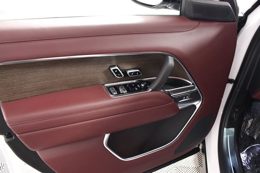 New 2026 Land Rover Range Rover SE AWD/4WD image 14