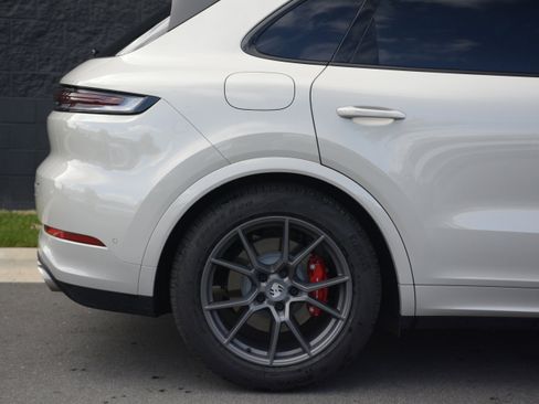 Certified 2026 Porsche Cayenne S AWD/4WD image 38