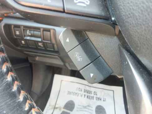 Used 2019 Subaru Crosstrek 2.0i Premium AWD/4WD image 17