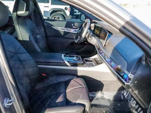 Used 2025 BMW 740i 740i w/ Premium Package image 16