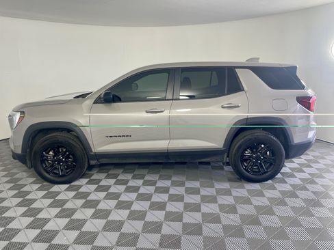 Used 2026 GMC Terrain Elevation FWD image 2