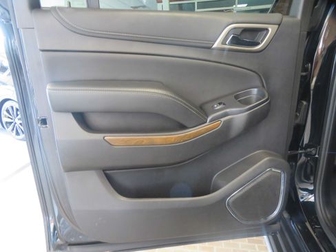 Used 2019 GMC Yukon XL Denali AWD/4WD image 17