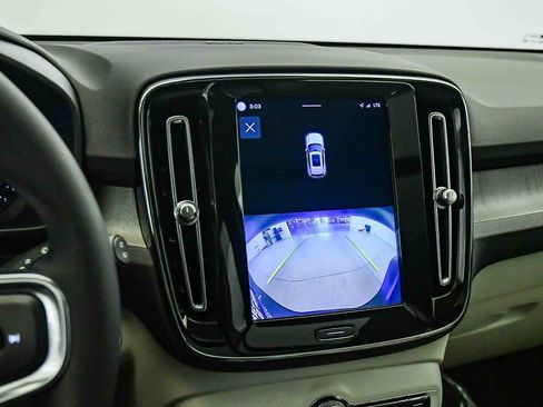 Certified 2023 Volvo XC40 B5 Plus w/ Driver Assist Package AWD/4WD image 22