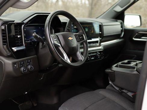 Used 2023 Chevrolet Silverado 1500 LT image 9