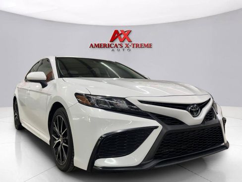 Used 2021 Toyota Camry SE FWD image 9