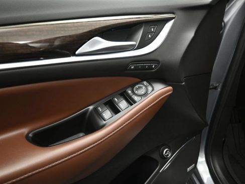 Used 2020 Buick Enclave Avenir w/ Avenir Technology Package FWD image 8