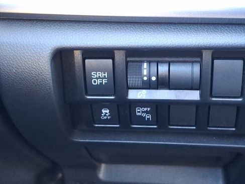 Used 2022 Subaru Impreza 2.0i Limited image 25