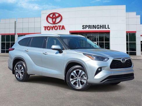 Used 2022 Toyota Highlander XLE image 1
