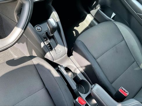 Certified 2025 Nissan Kicks Play S FWD image 16