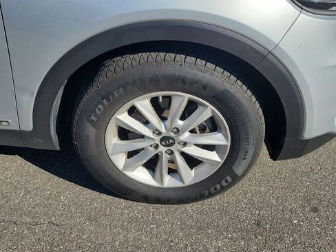 Used 2020 Kia Sorento AWD V6 image 39