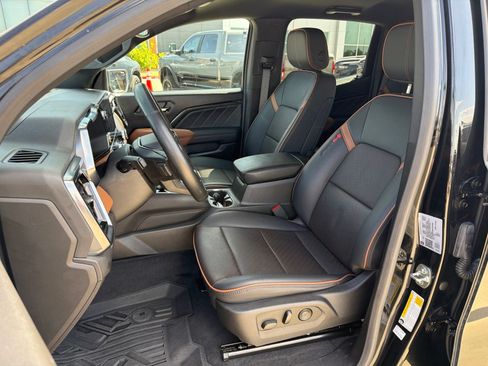Used 2024 GMC Canyon AT4 w/ AT4 Premium Package AWD/4WD image 14