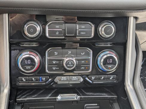 Used 2023 GMC Yukon Denali AWD/4WD image 25