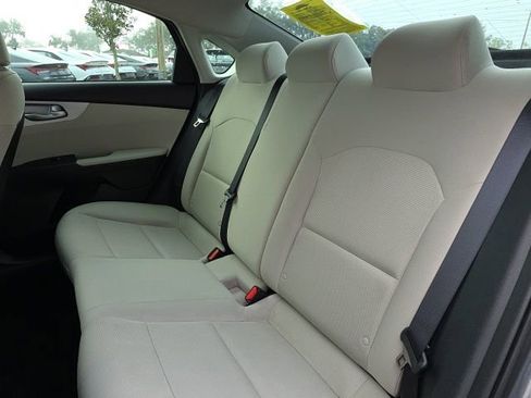 Used 2023 Kia Forte LXS w/ LXS Technology Package image 6