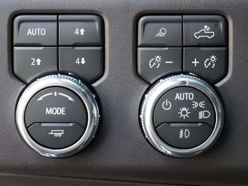 New 2026 GMC Sierra 1500 SLT image 22