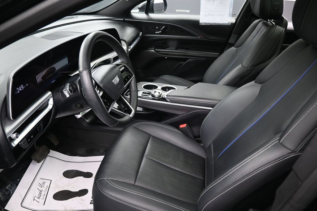 Used 2024 Cadillac Lyriq Luxury RWD image 29