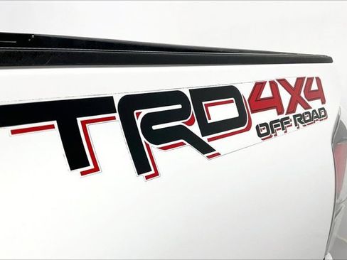 Used 2020 Toyota Tacoma TRD Off-Road image 7