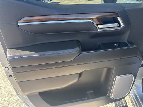 Used 2025 Chevrolet Silverado 1500 High Country image 34