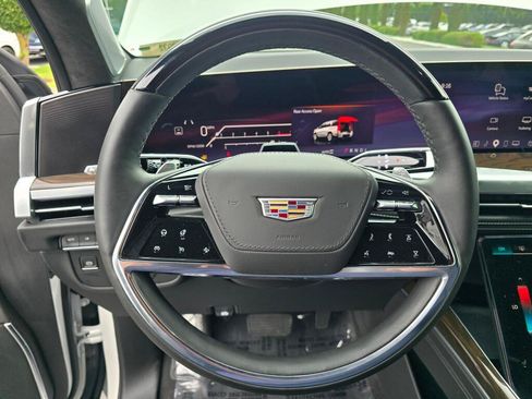 Used 2025 Cadillac Escalade ESV Premium Luxury Platinum AWD/4WD image 14