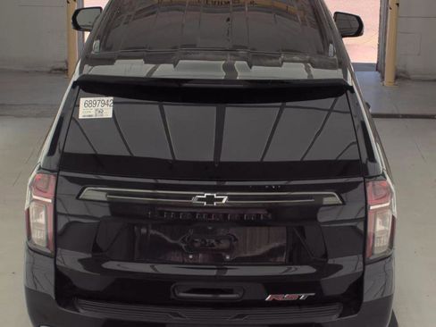 Used 2021 Chevrolet Suburban RST w/ Luxury Package RWD image 16