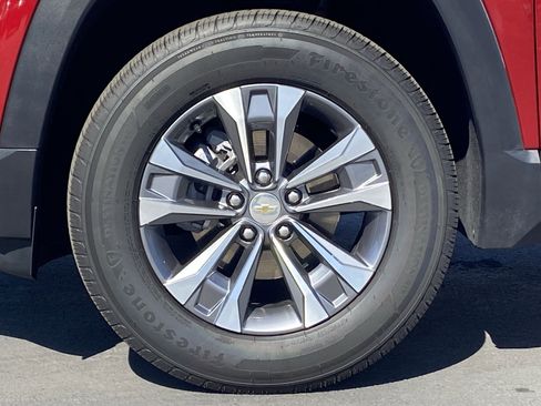 Used 2025 Chevrolet Equinox LT image 35