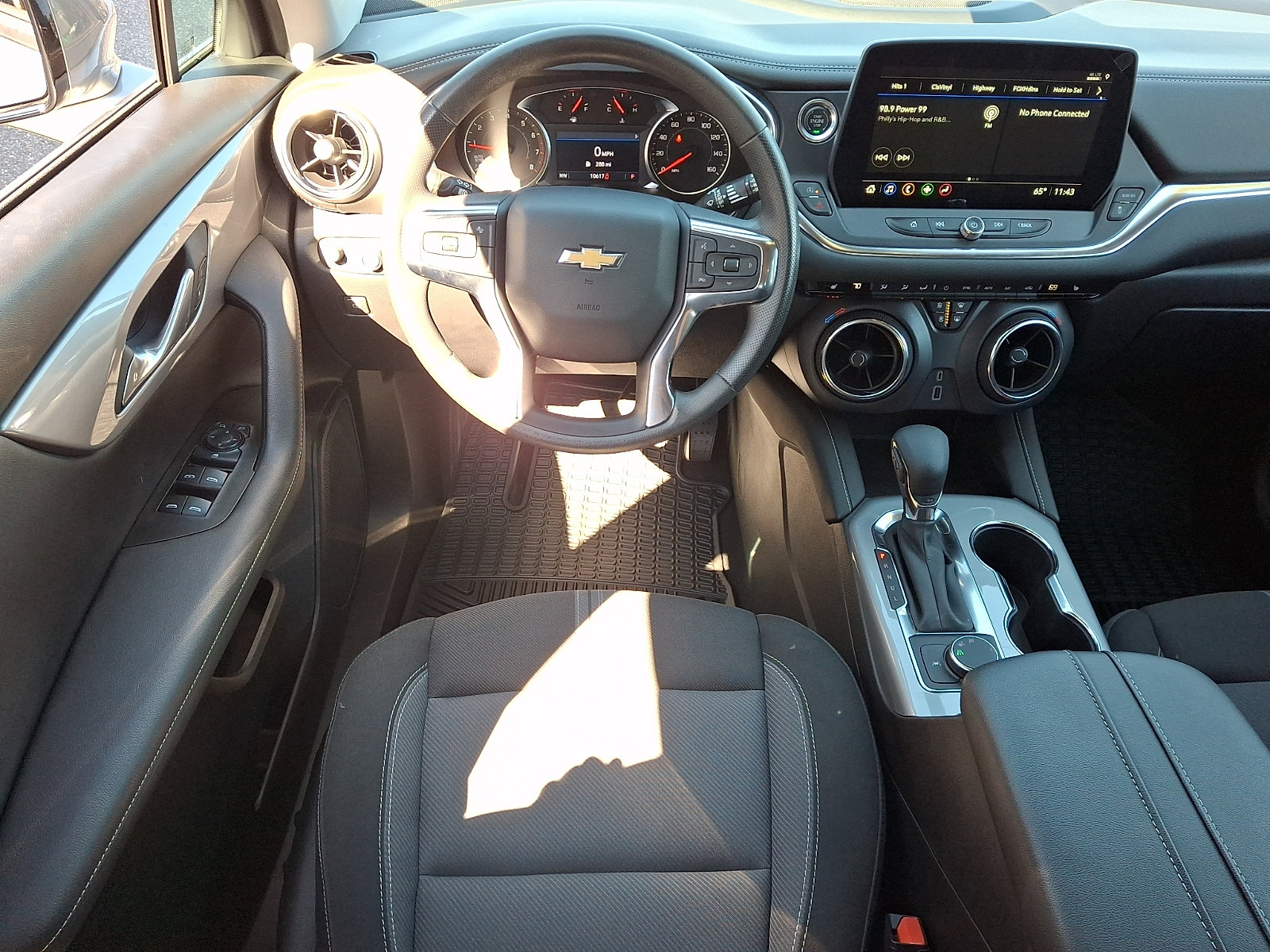 Used 2025 Chevrolet Blazer LT FWD image 13