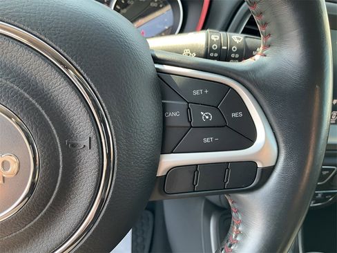 Used 2018 Jeep Compass Trailhawk image 8