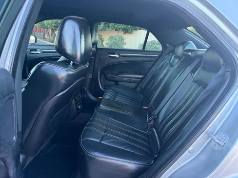 Used 2014 Chrysler 300 S w/ Luxury Group image 23