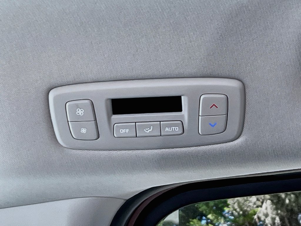 Certified 2025 Kia Carnival FWD image 30