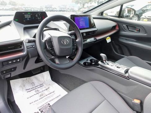 New 2026 Toyota Prius Plug-In Hybrid FWD image 12