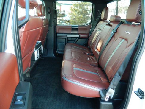 Used 2018 Ford F150 Platinum w/ Equipment Group 701A Luxury image 21