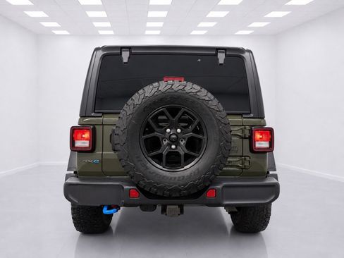 Used 2024 Jeep Wrangler Unlimited AWD/4WD image 9