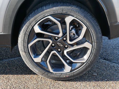 New 2026 Chevrolet Trax RS w/ Sunroof Package image 3