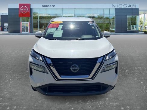 Certified 2023 Nissan Rogue SV FWD image 2