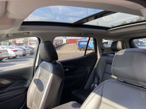 Used 2022 GMC Terrain SLT image 8