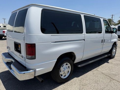 Used 2009 Ford E-350 and Econoline 350 Super Duty Wagon RWD image 6