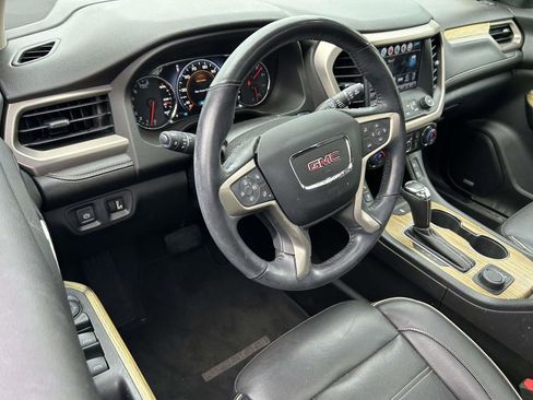 Used 2019 GMC Acadia Denali w/ Technology Package FWD image 12