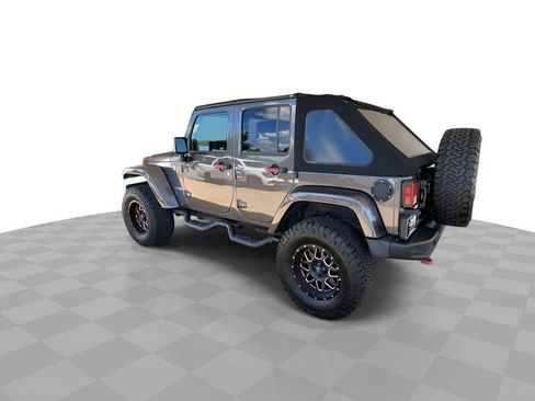 Used 2017 Jeep Wrangler Unlimited Rubicon AWD/4WD image 6