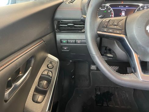 Certified 2025 Nissan Sentra SR FWD image 12